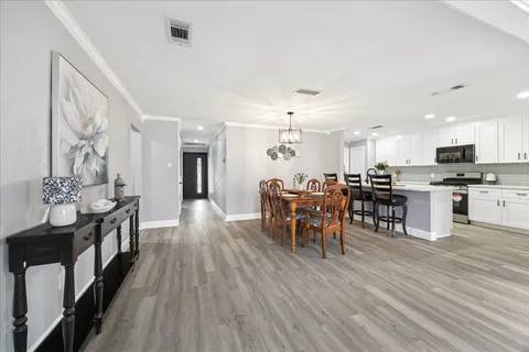 $265,000 | 143 Mill Stream Lane, Houston, TX 77060