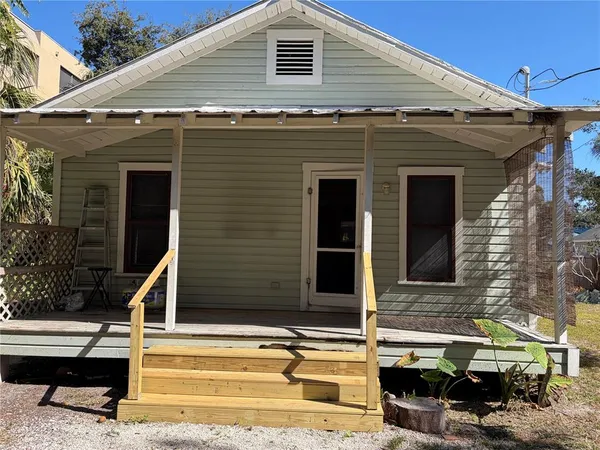 $1,900 | 1551 7th Street, Sarasota, FL 34236