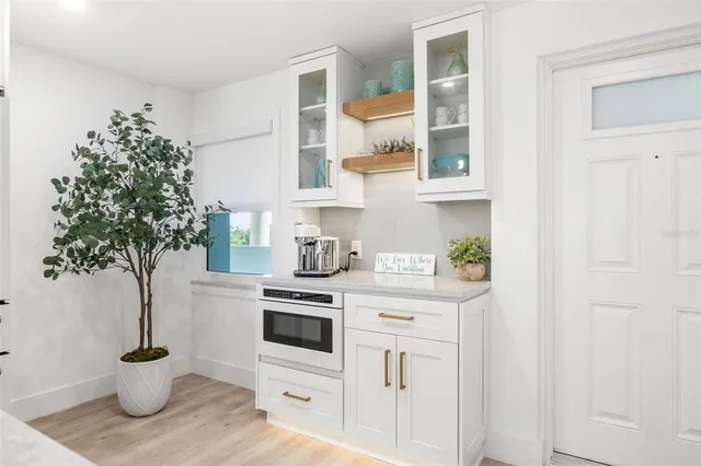 $10,000 | 19 Whispering Sands Drive, Unit 302, Sarasota, FL 34242