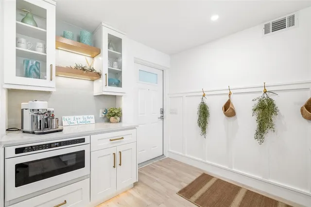 $10,000 | 19 Whispering Sands Drive, Unit 302, Sarasota, FL 34242