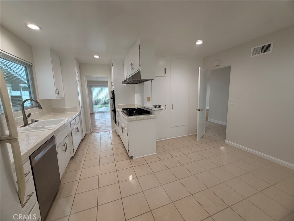 28027 Ella Road Rancho Palos Verdes, CA 90275 - Photo 4 of 25