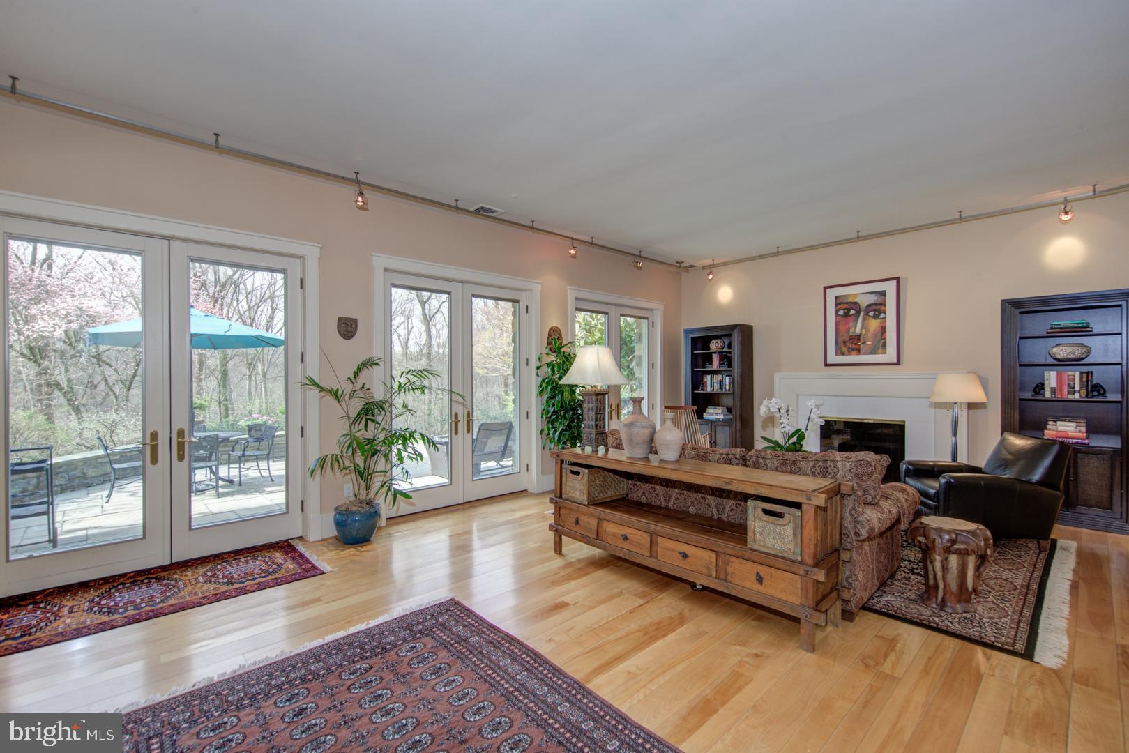 723 Glengarry Road Philadelphia, PA 19118 - Photo 6 of 30 Gallery Image 6