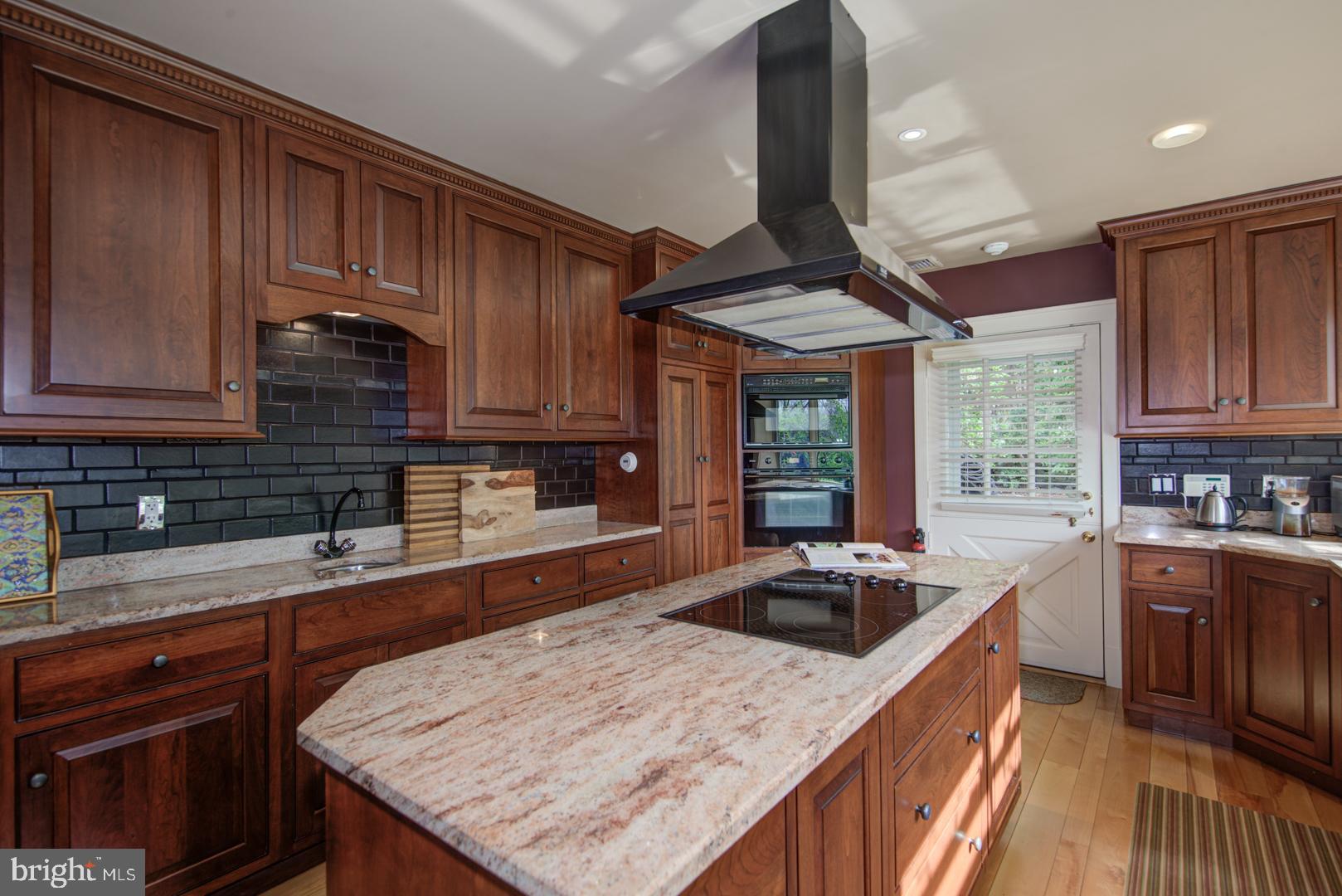 723 Glengarry Road Philadelphia, PA 19118 - Photo 9 of 30 Gallery Image 9