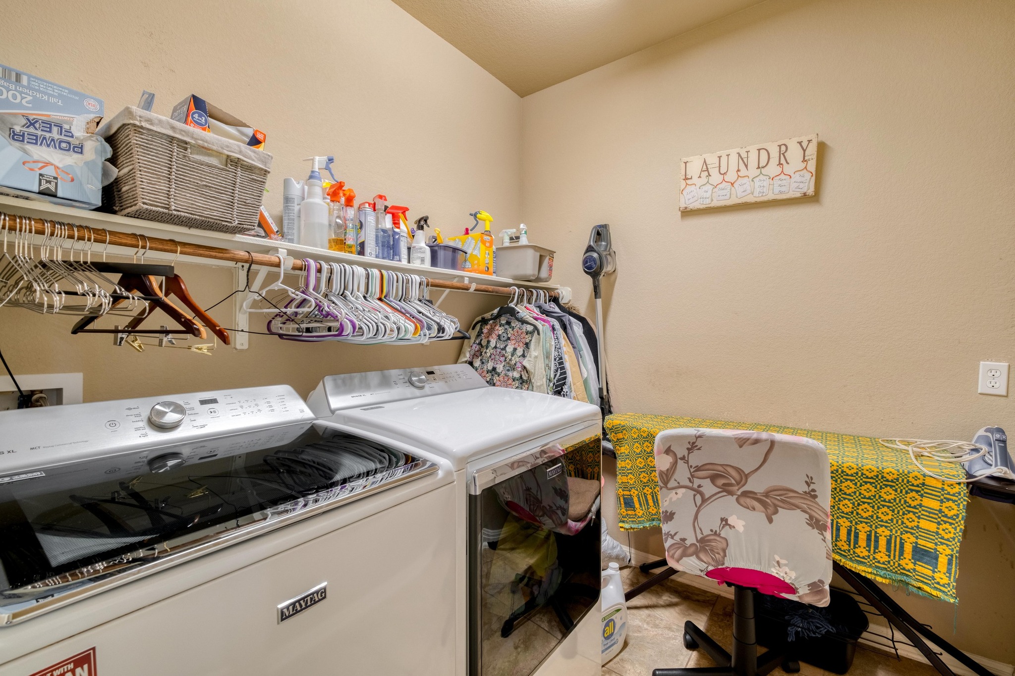 3040 Sachen Street Georgetown, TX 78626 - Photo 23 of 40 Laundry room featuring washing machine and clothes dryer