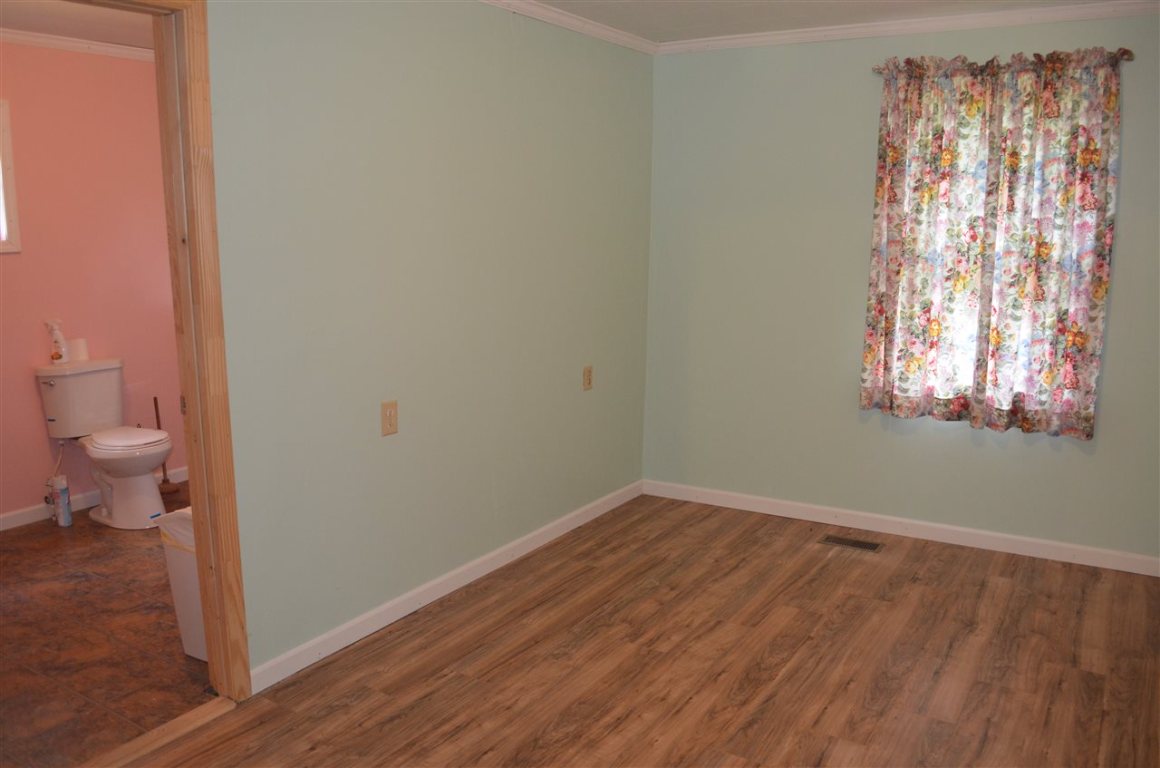 321 Lawrence Bridge Road Seneca, SC 29672 - Photo 8 of 35 Gallery Image 8
