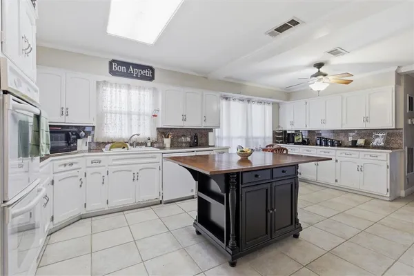 $375,000 | 834 Heather Lane, Oakdale, LA 71463