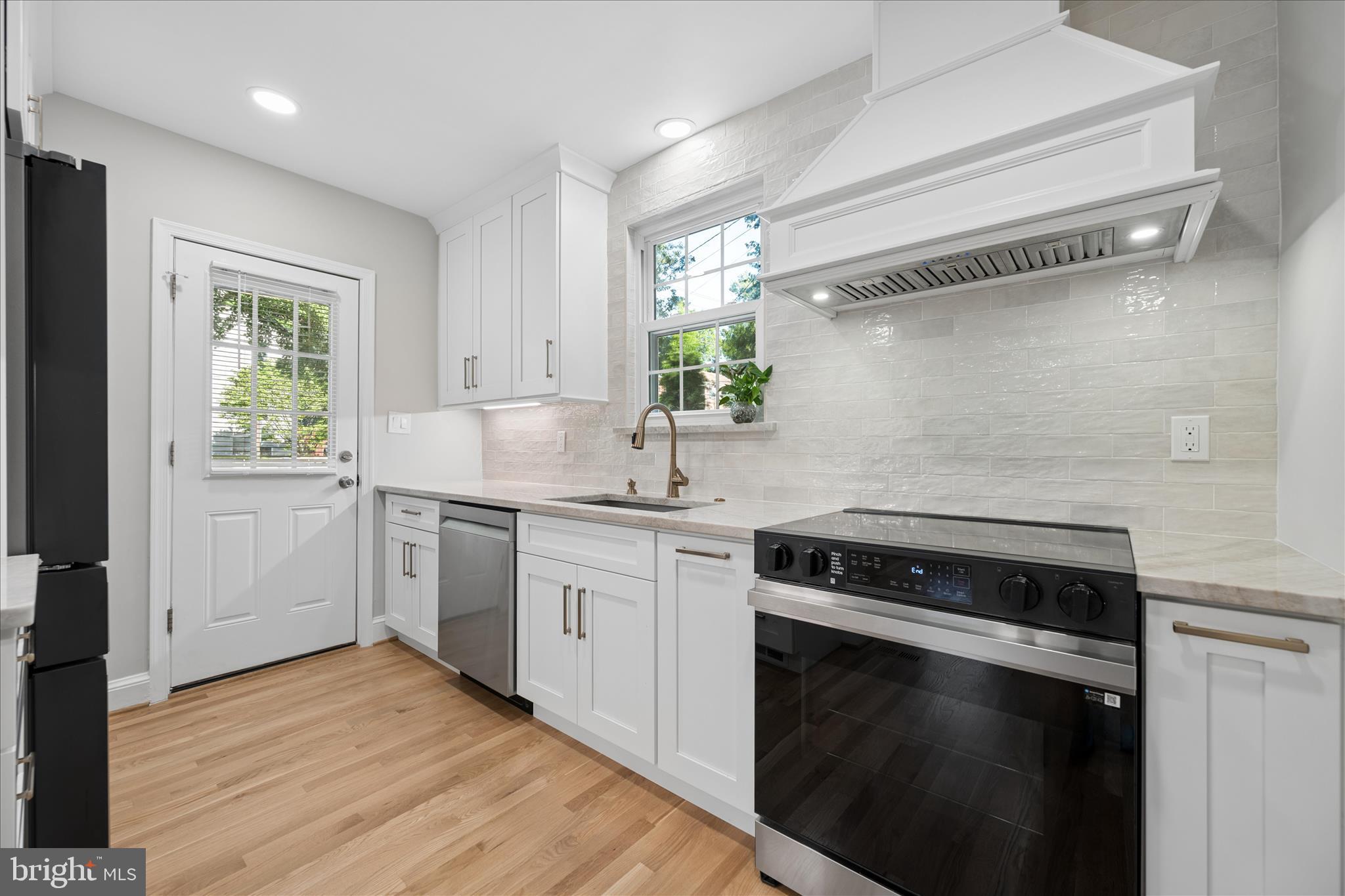 1515 Dennis Avenue Silver Spring, MD 20902 - Photo 14 of 65 Kitchen