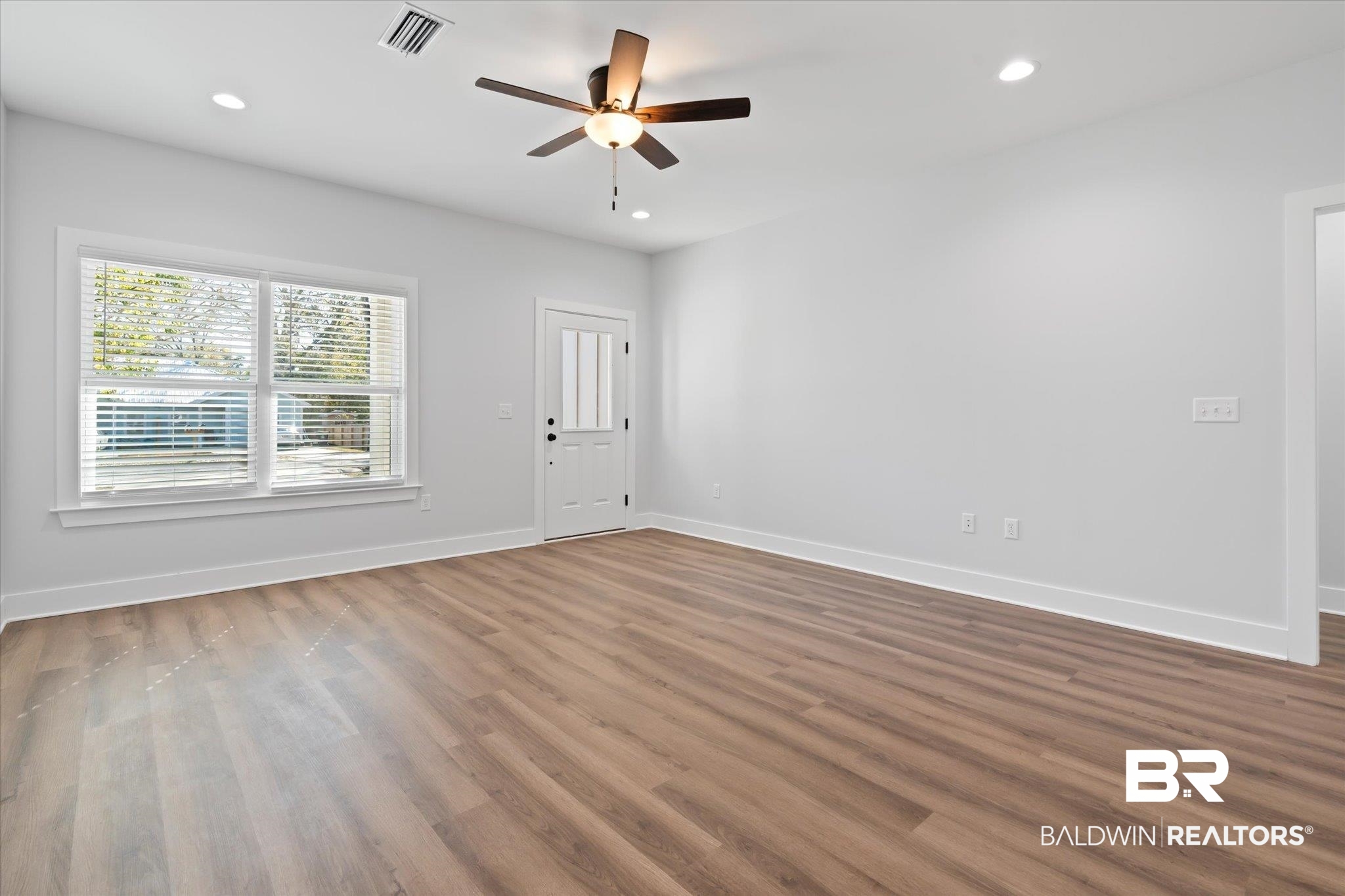 18151 Hoiles Street Robertsdale, AL 36567 - Photo 3 of 23