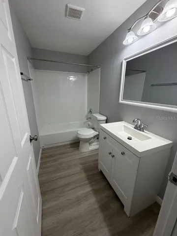 $1,195 | 709 Oceanside Circle, Unit 702, Ruskin, FL 33570