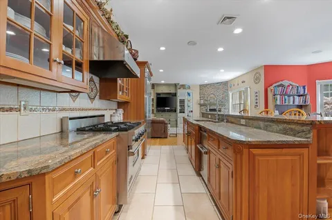 $1,999,999 | 1040 Washington Avenue, Plainview, NY 11803