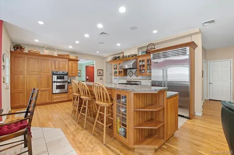 $1,999,999 | 1040 Washington Avenue, Plainview, NY 11803