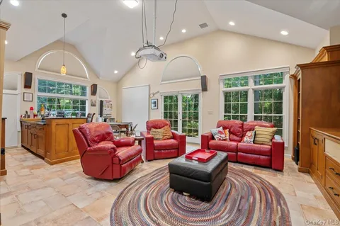 $1,999,999 | 1040 Washington Avenue, Plainview, NY 11803