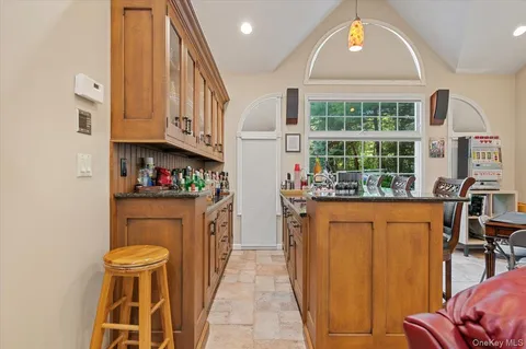 $1,999,999 | 1040 Washington Avenue, Plainview, NY 11803