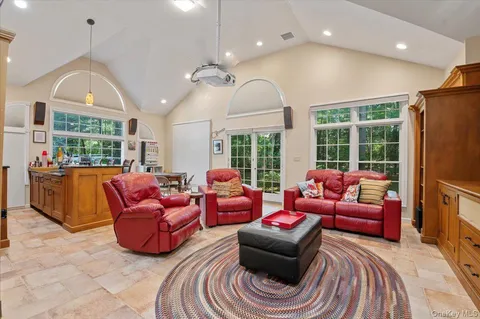 $1,999,999 | 1040 Washington Avenue, Plainview, NY 11803