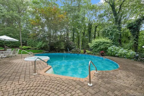 $1,999,999 | 1040 Washington Avenue, Plainview, NY 11803