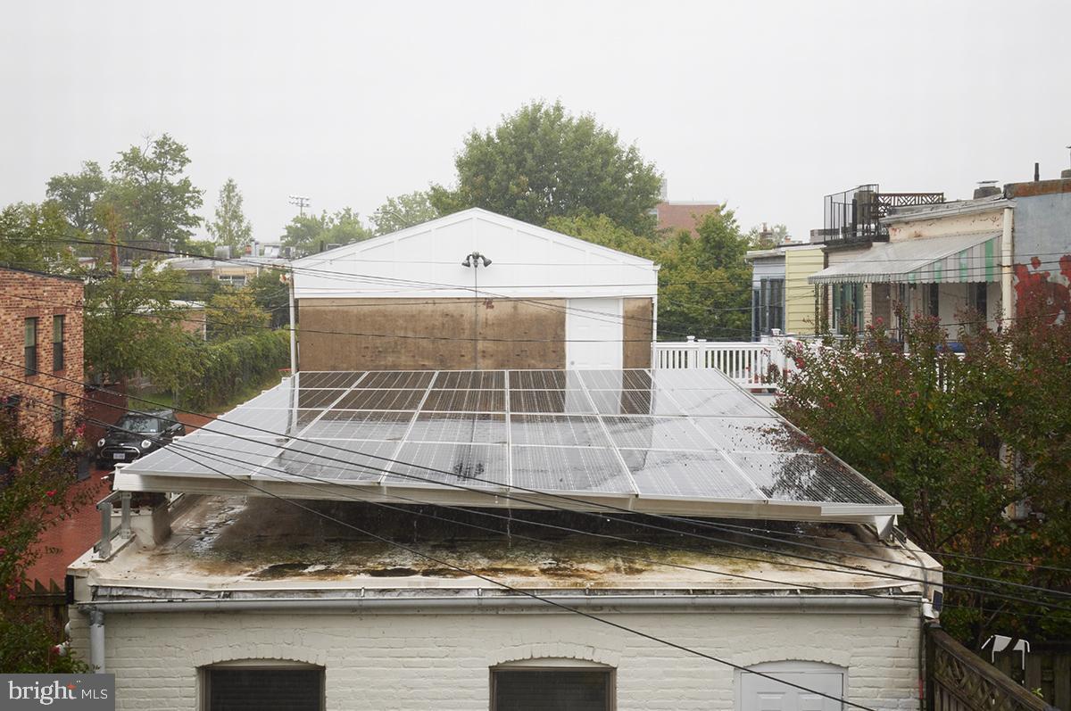 1233 C Street Southeast Washington, DC 20003 - Photo 7 of 9