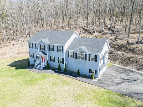 $899,000 | 3 Chamberlain Way, Pepperell, MA 01463