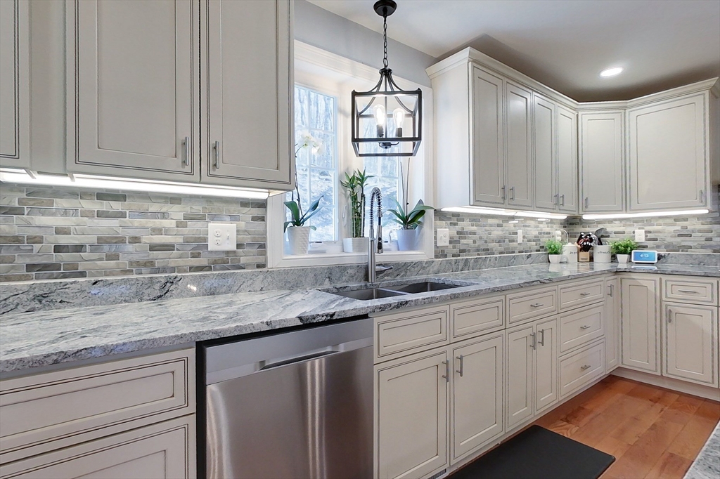 3 Chamberlain Way Pepperell, MA 01463 - Photo 3 of 42
