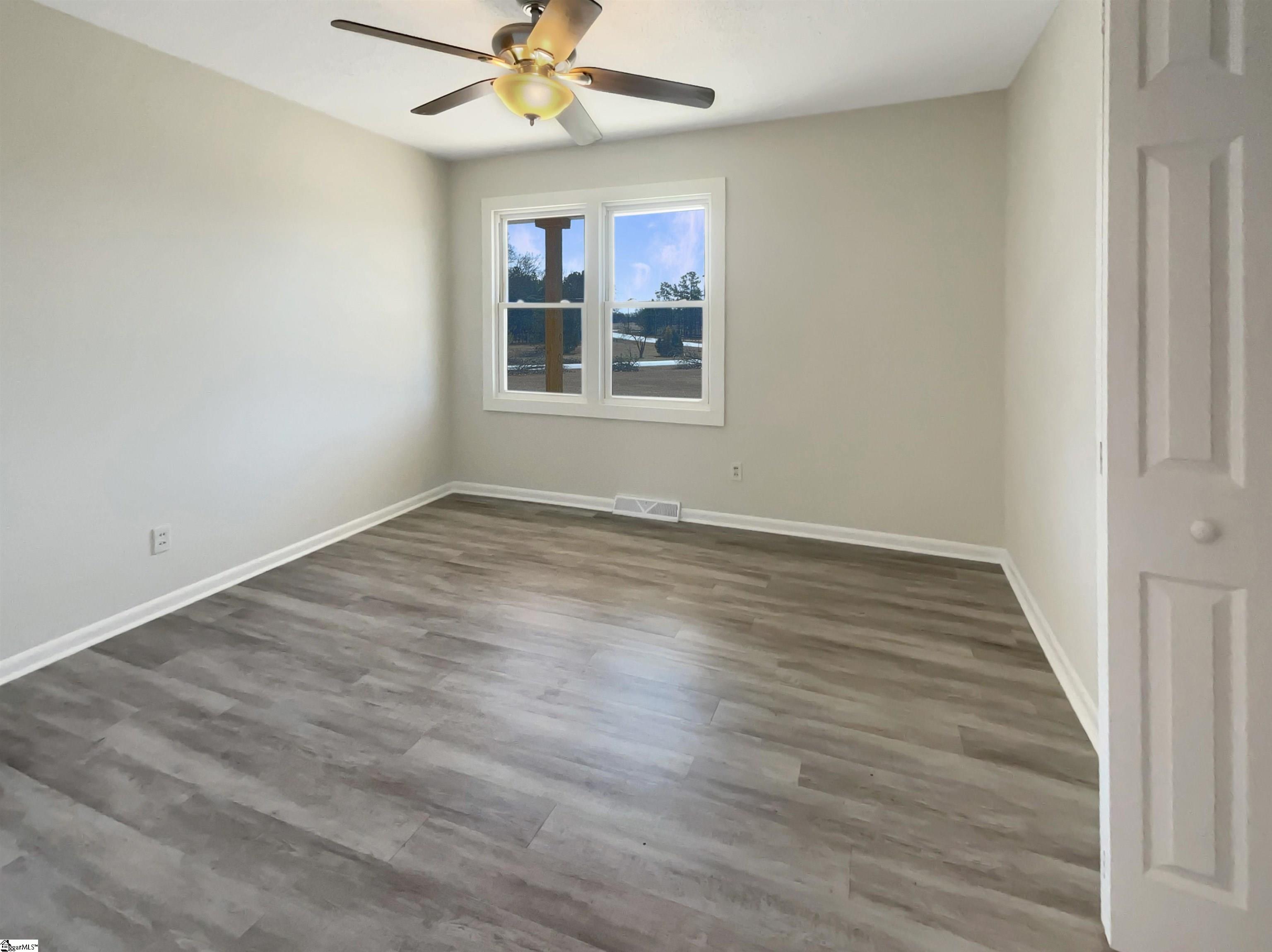 1102 Mount Zion Road Spartanburg, SC 29303 - Photo 5 of 19 Gallery Image 5