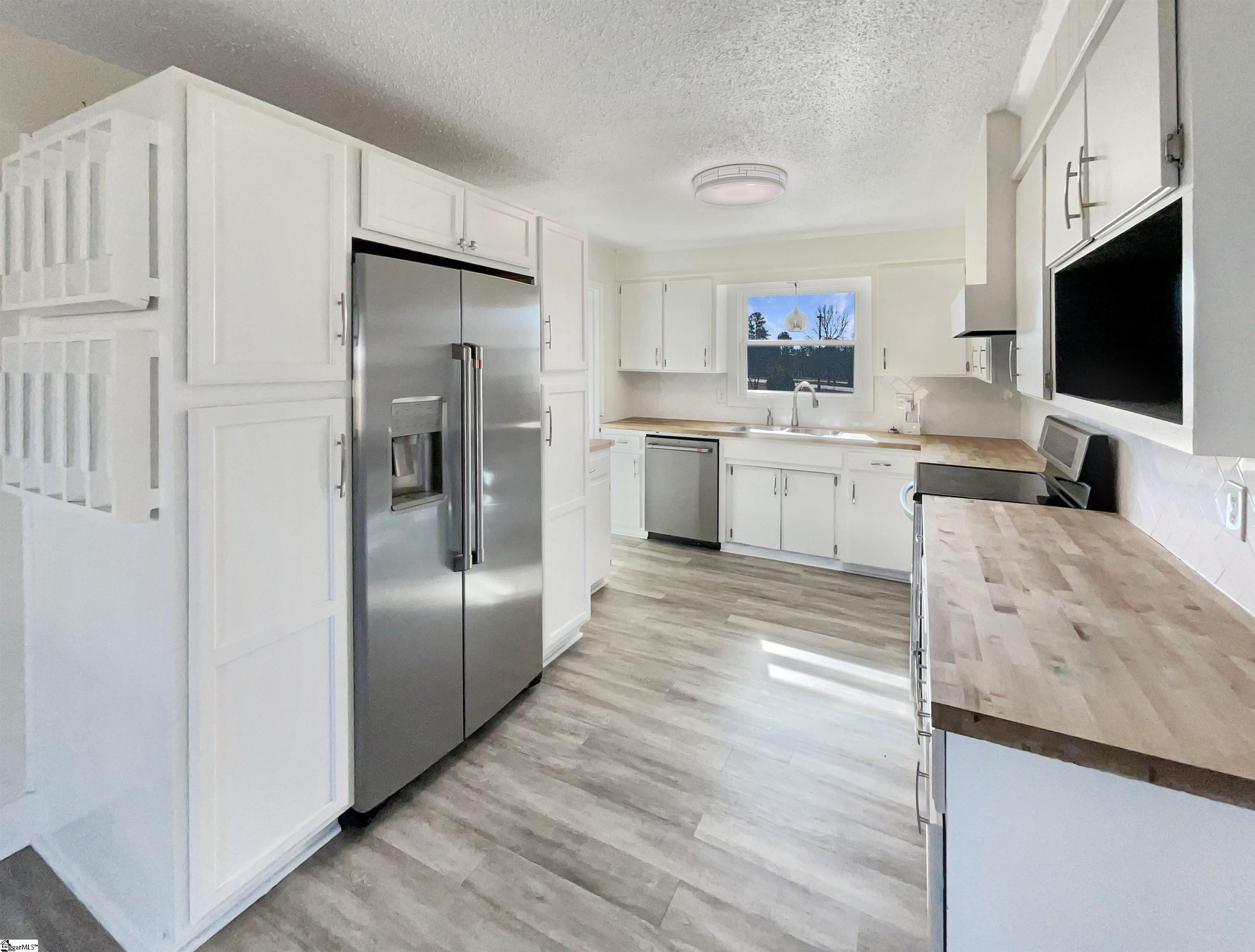 1102 Mount Zion Road Spartanburg, SC 29303 - Photo 6 of 19 Gallery Image 6