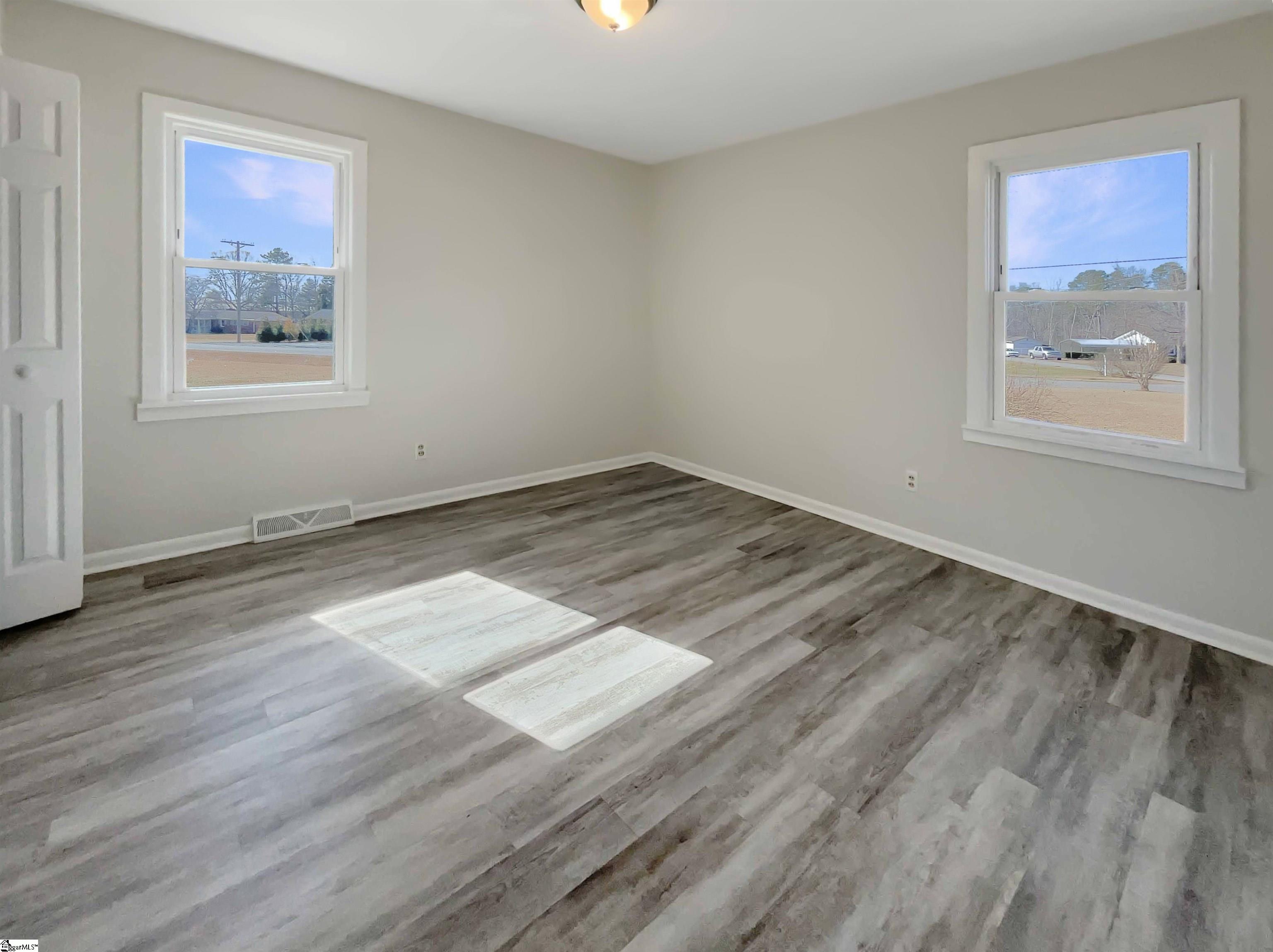 1102 Mount Zion Road Spartanburg, SC 29303 - Photo 10 of 19 Gallery Image 10