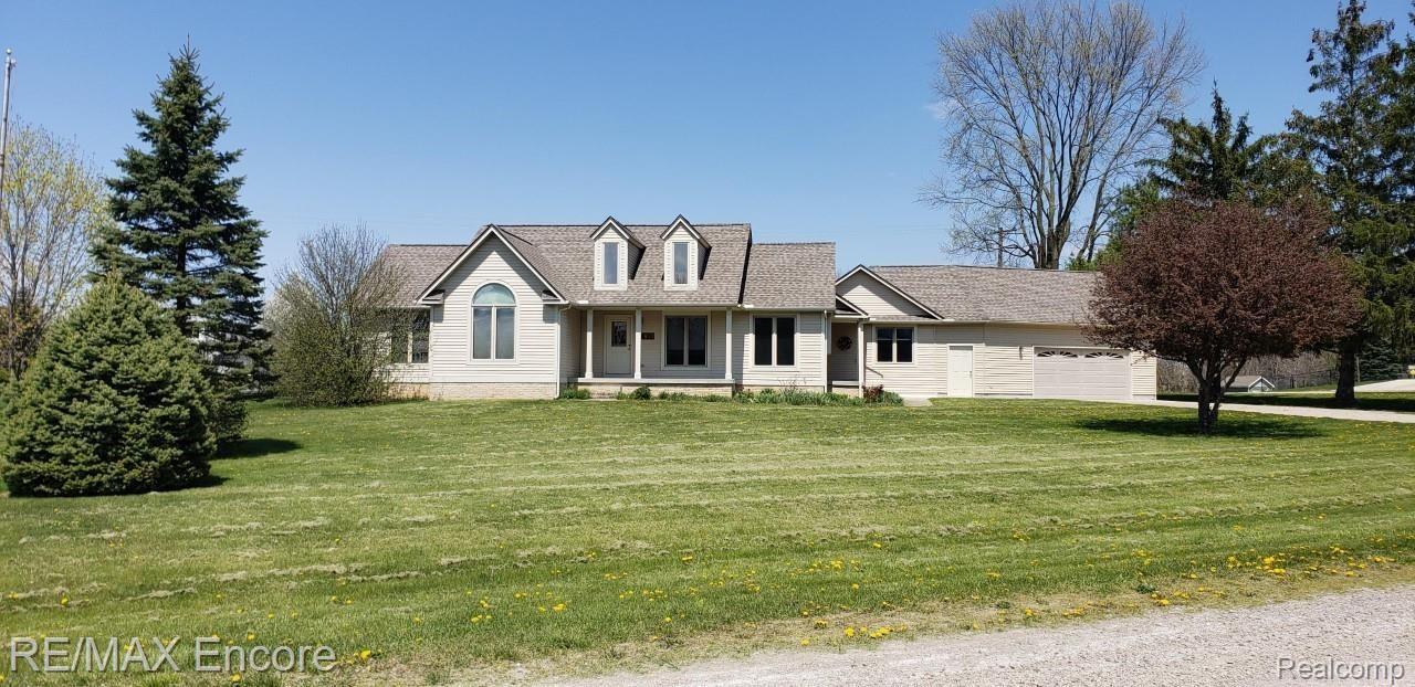 8017 Perry Road Grand Blanc, MI 48439 - Photo 1 of 36 thumbnail_20200507_141334.jpg