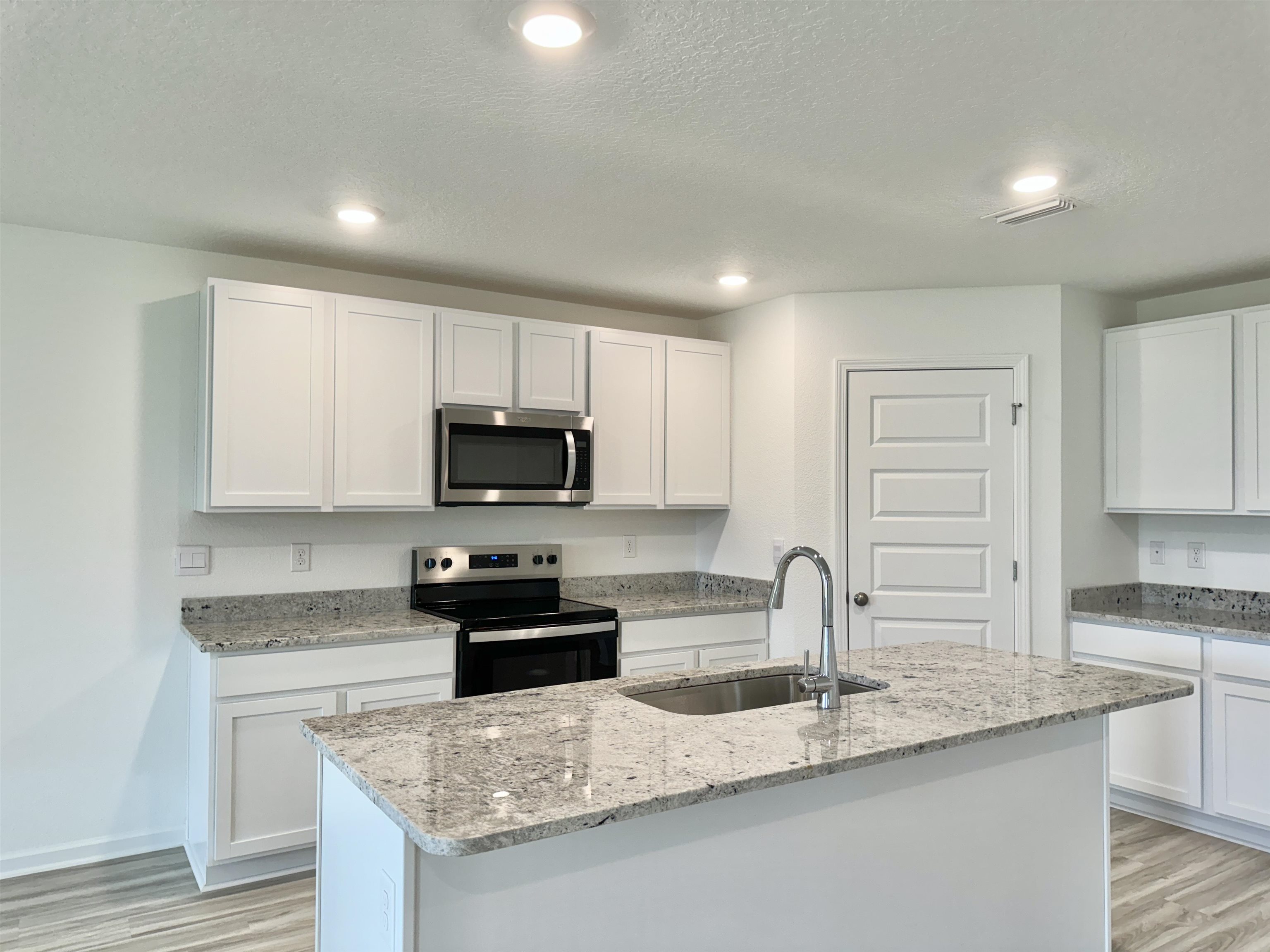 1057 Hayward Loop Foley, AL 36535 - Photo 5 of 35