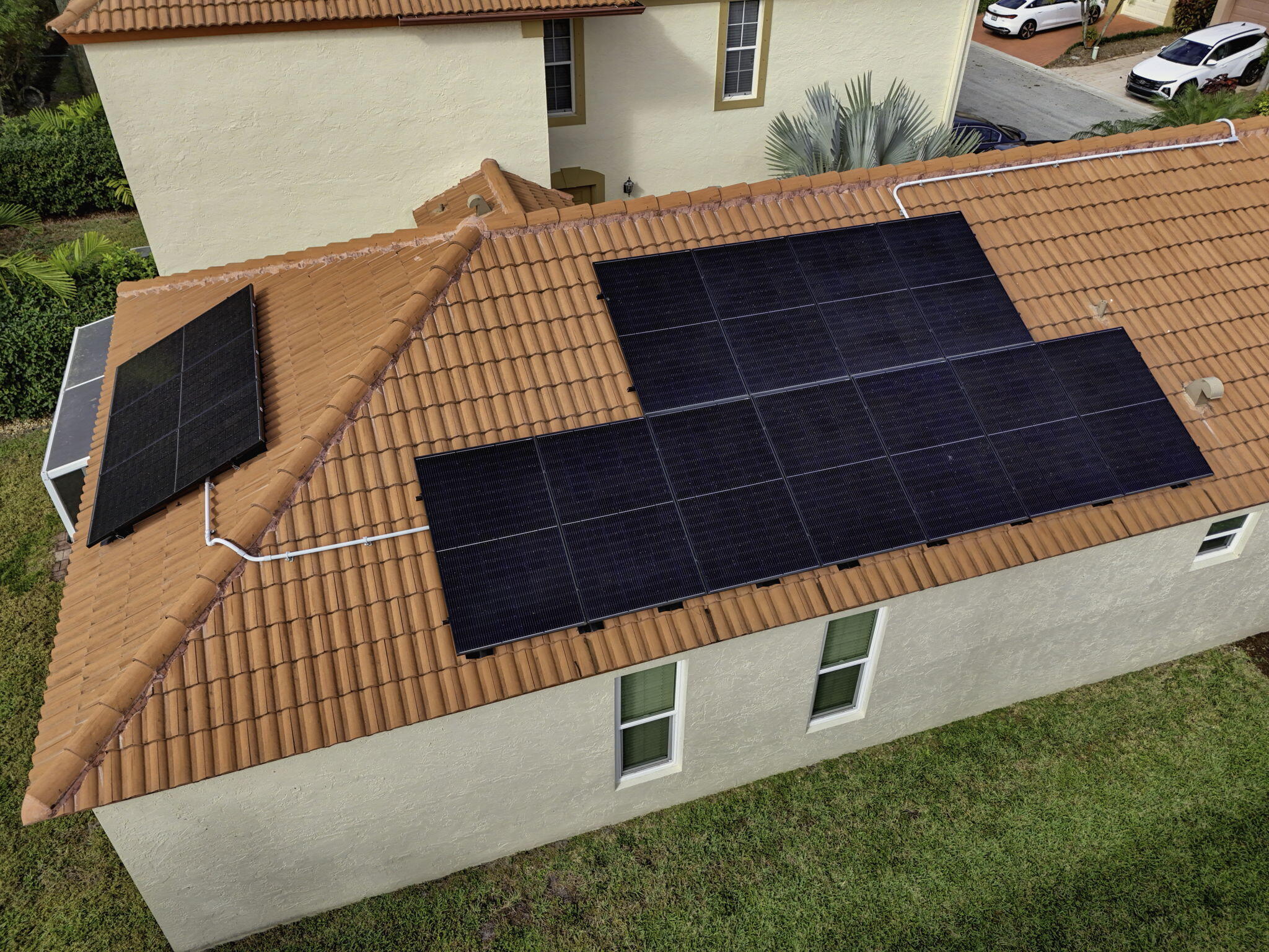 1095 Via Jardin Riviera Beach, FL 33418 - Photo 4 of 44 a view of outdoor space and deck