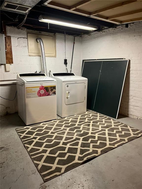 518 Belgreen Place, Unit 516 Pittsburgh, PA 15213 - Photo 15 of 17 a utility room with dryer and washer