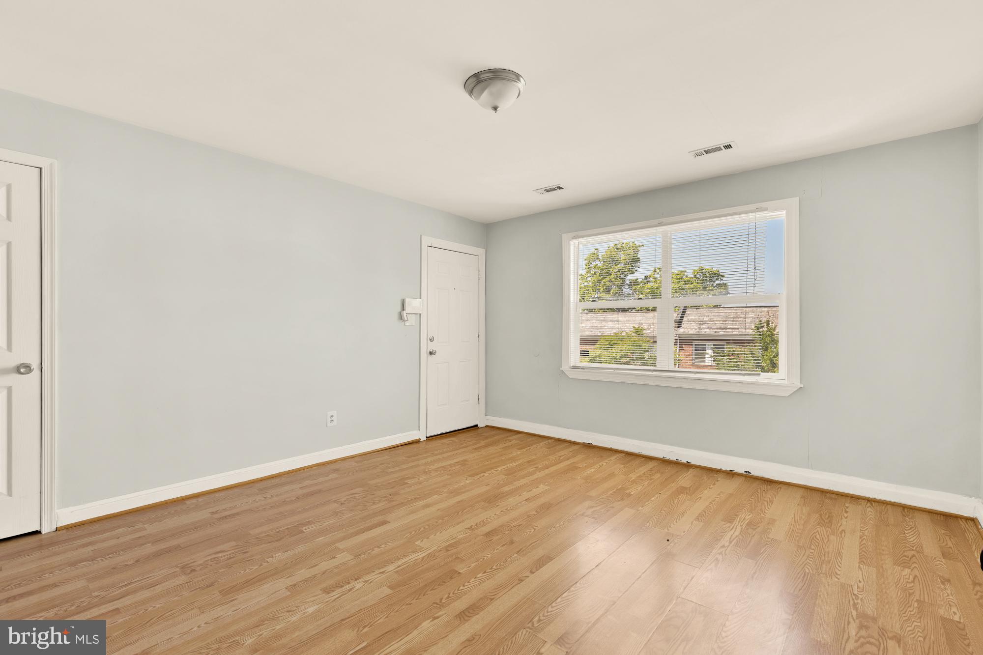 1227 18th Place Northeast Washington, DC 20002 - Photo 7 of 23 an empty room with window
