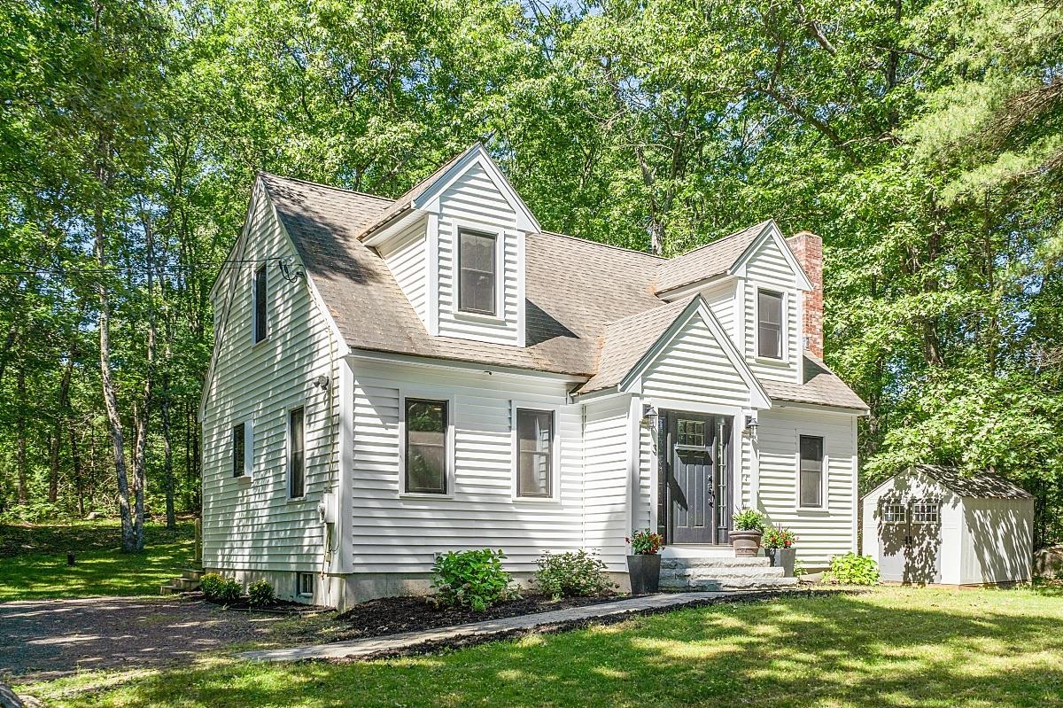 3 Showell Pond Road Sandown, NH 03873 - Photo 1 of 37