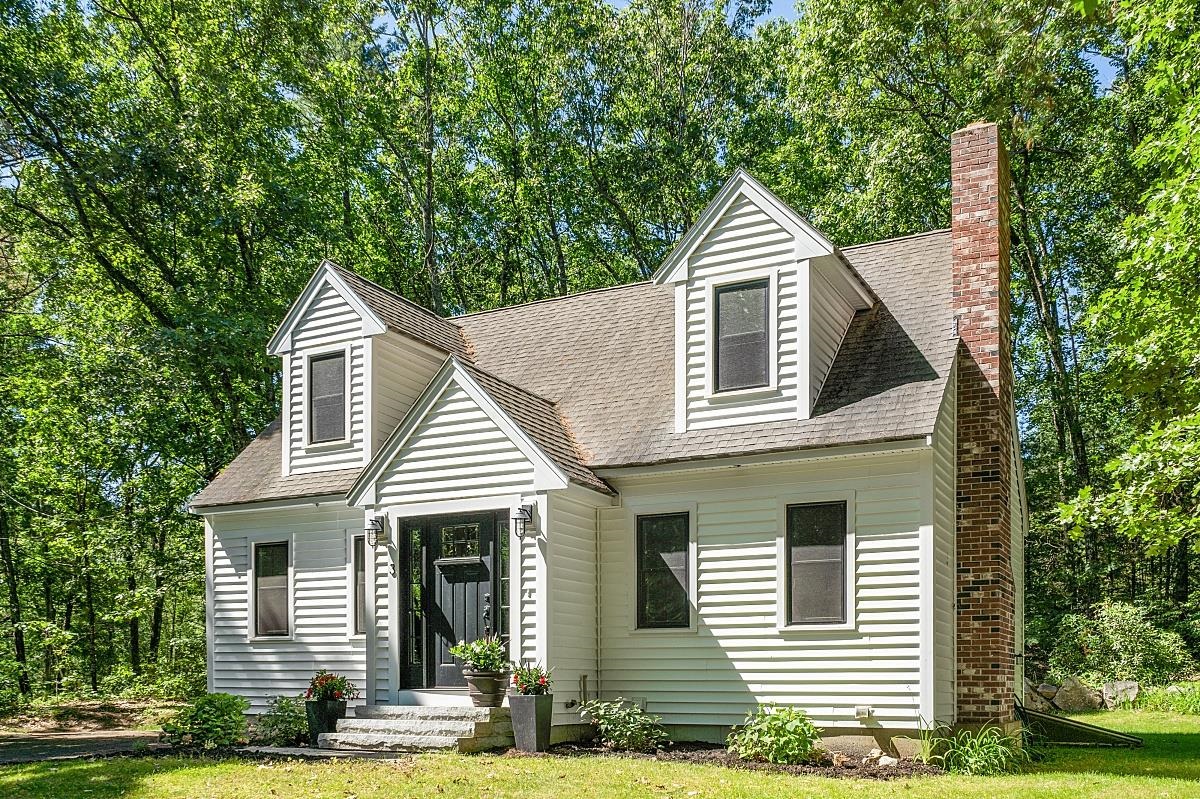 3 Showell Pond Road Sandown, NH 03873 - Photo 3 of 37