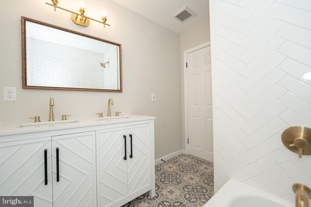 716 Elizabeth Avenue Lindenwold, NJ 08021 - Photo 30 of 38 Gallery Image 30