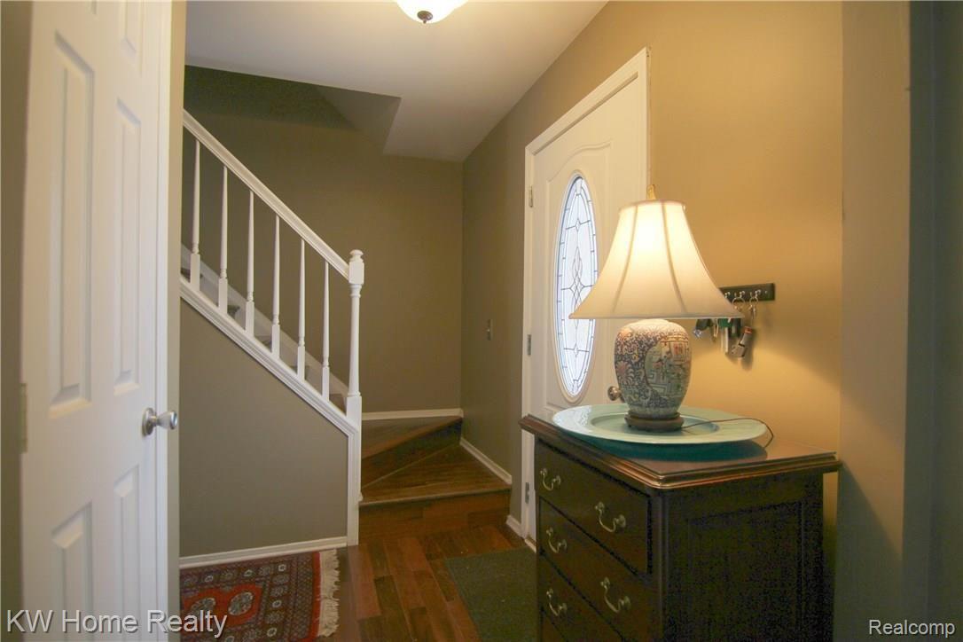 1131 Paddington Road Canton, MI 48187 - Photo 4 of 14 Paddington Rd Foyer.jpg
