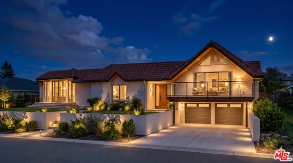 $1,899,000 | 18431 Coastline Drive, Malibu, CA 90265