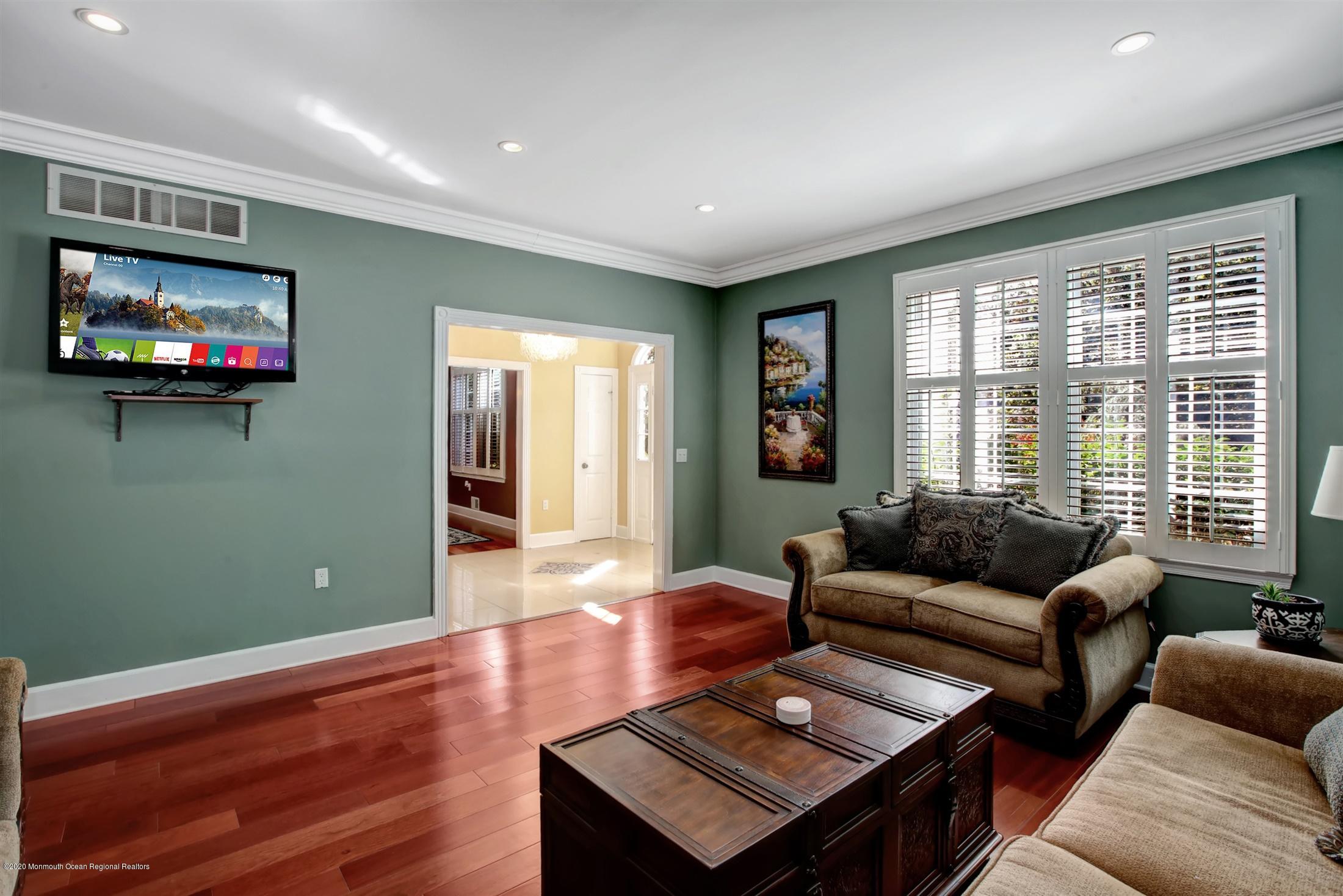 1 Rue Monet Jackson, NJ 08527 - Photo 11 of 35 09-Living