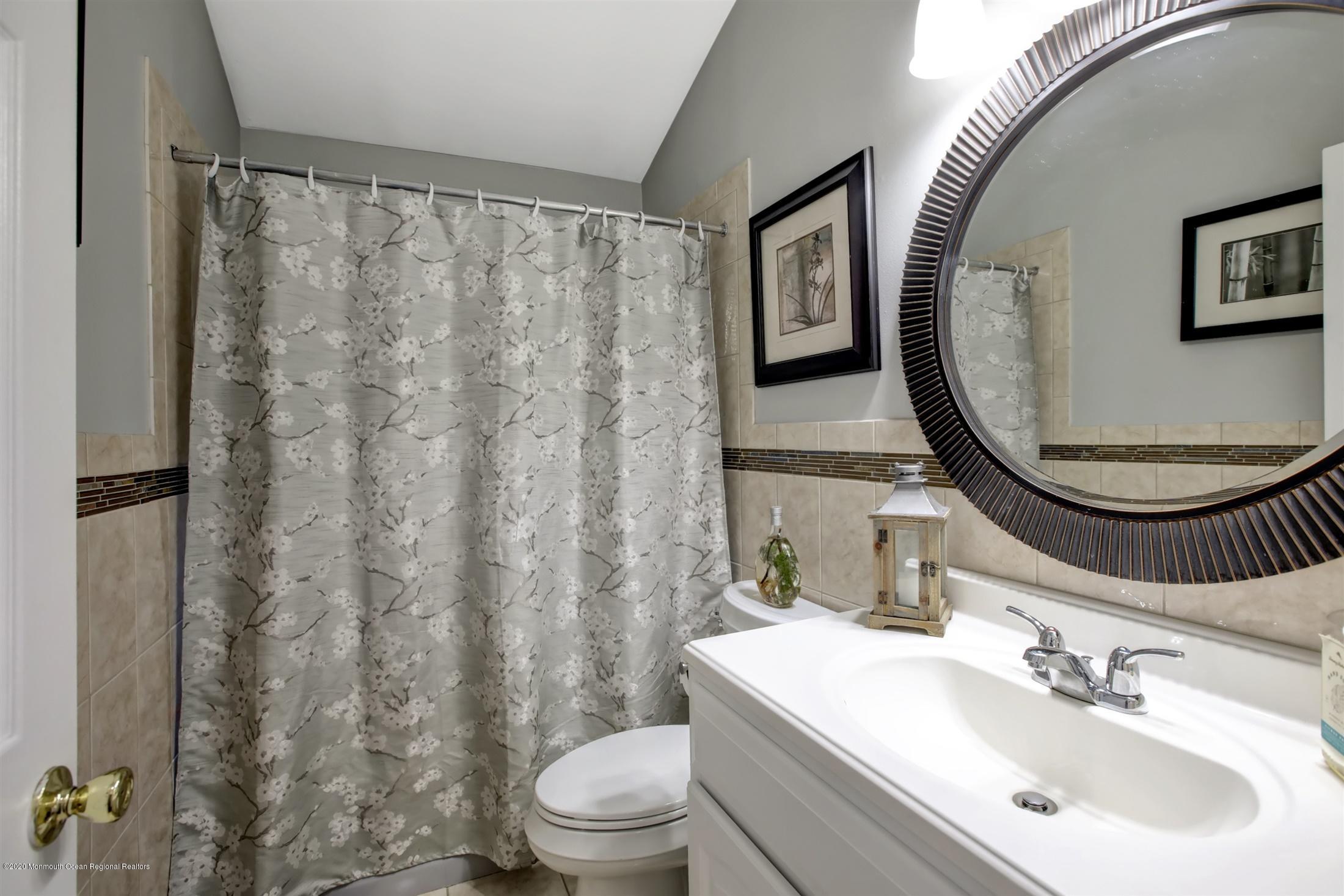 1 Rue Monet Jackson, NJ 08527 - Photo 22 of 35 20-Bathroom