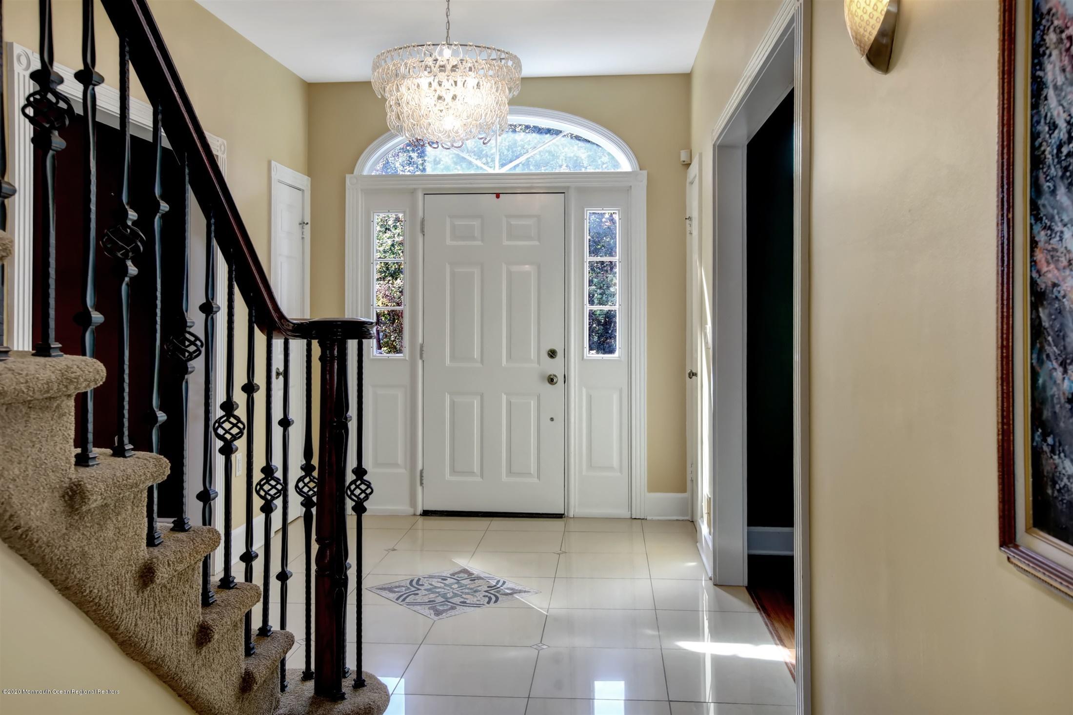 1 Rue Monet Jackson, NJ 08527 - Photo 8 of 35 06-Foyer