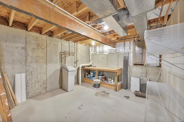 $3,200 | 20401 Matterhorn Drive, Lawrenceburg, IN 47025