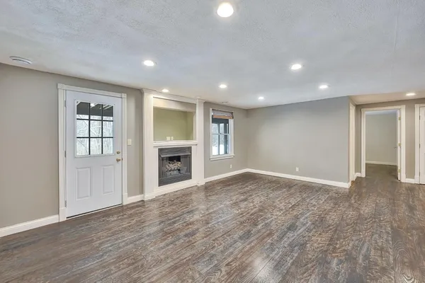 $3,200 | 20401 Matterhorn Drive, Lawrenceburg, IN 47025