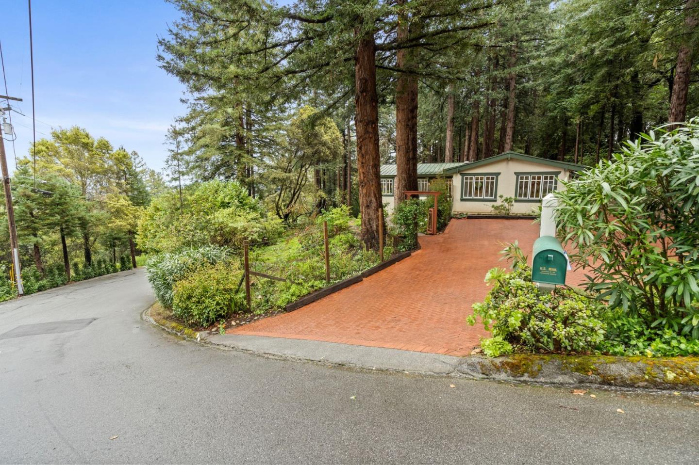 555 Summit Spring Road Woodside, CA 94062 - Photo 3 of 90