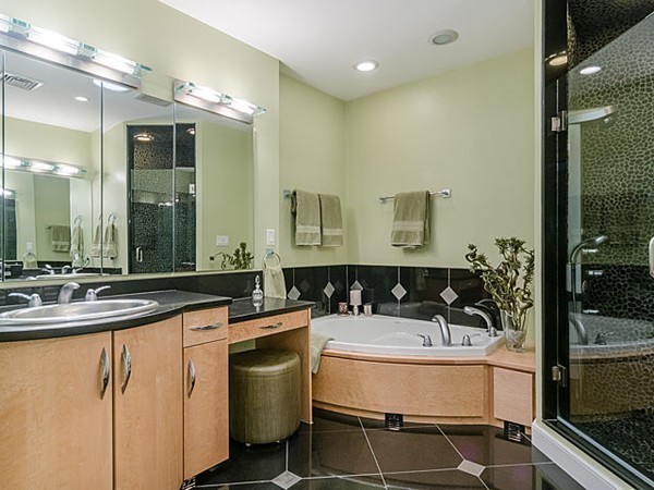 85 Wolcott Road Brookline, MA 02467 - Photo 21 of 29 Gallery Image 21