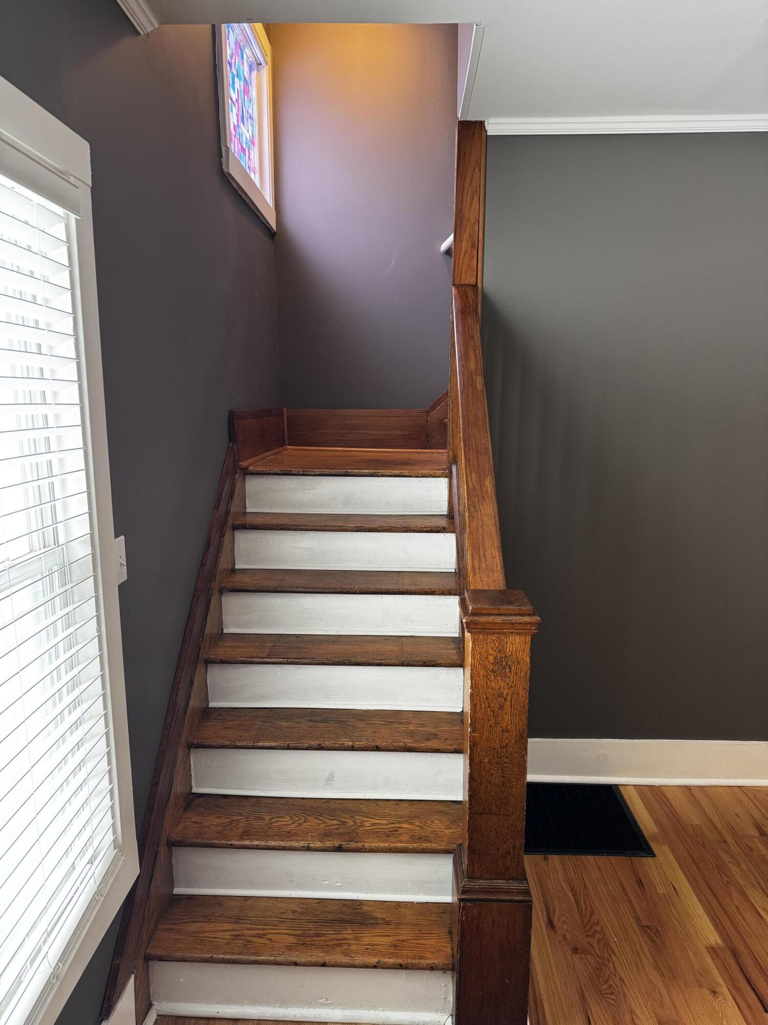 406 Garfield Street Jackson, MI 49203 - Photo 12 of 32 Photo Dec 09 2025, 12 49 24 PM