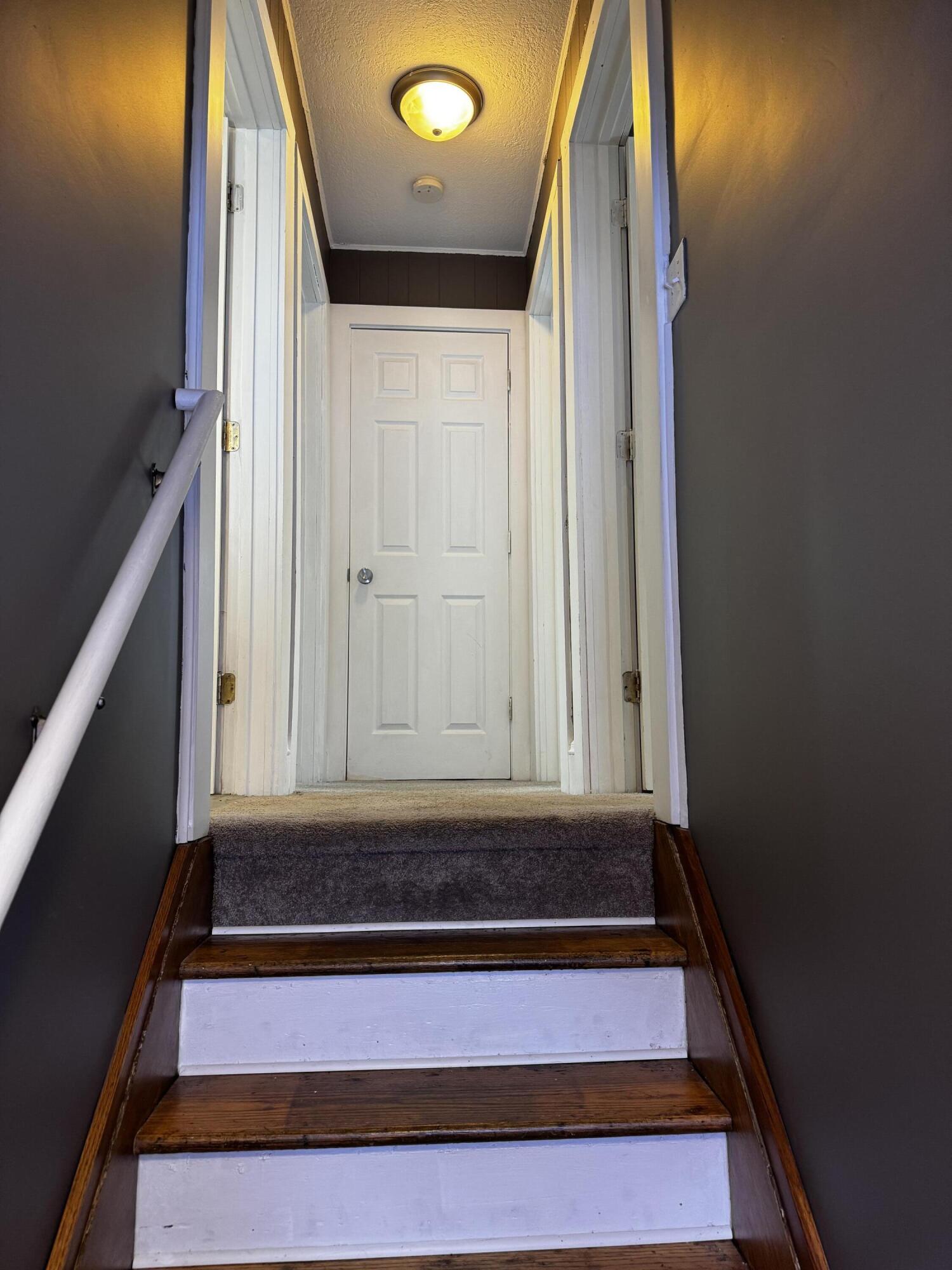 406 Garfield Street Jackson, MI 49203 - Photo 13 of 32 Photo Dec 09 2025, 12 50 32 PM