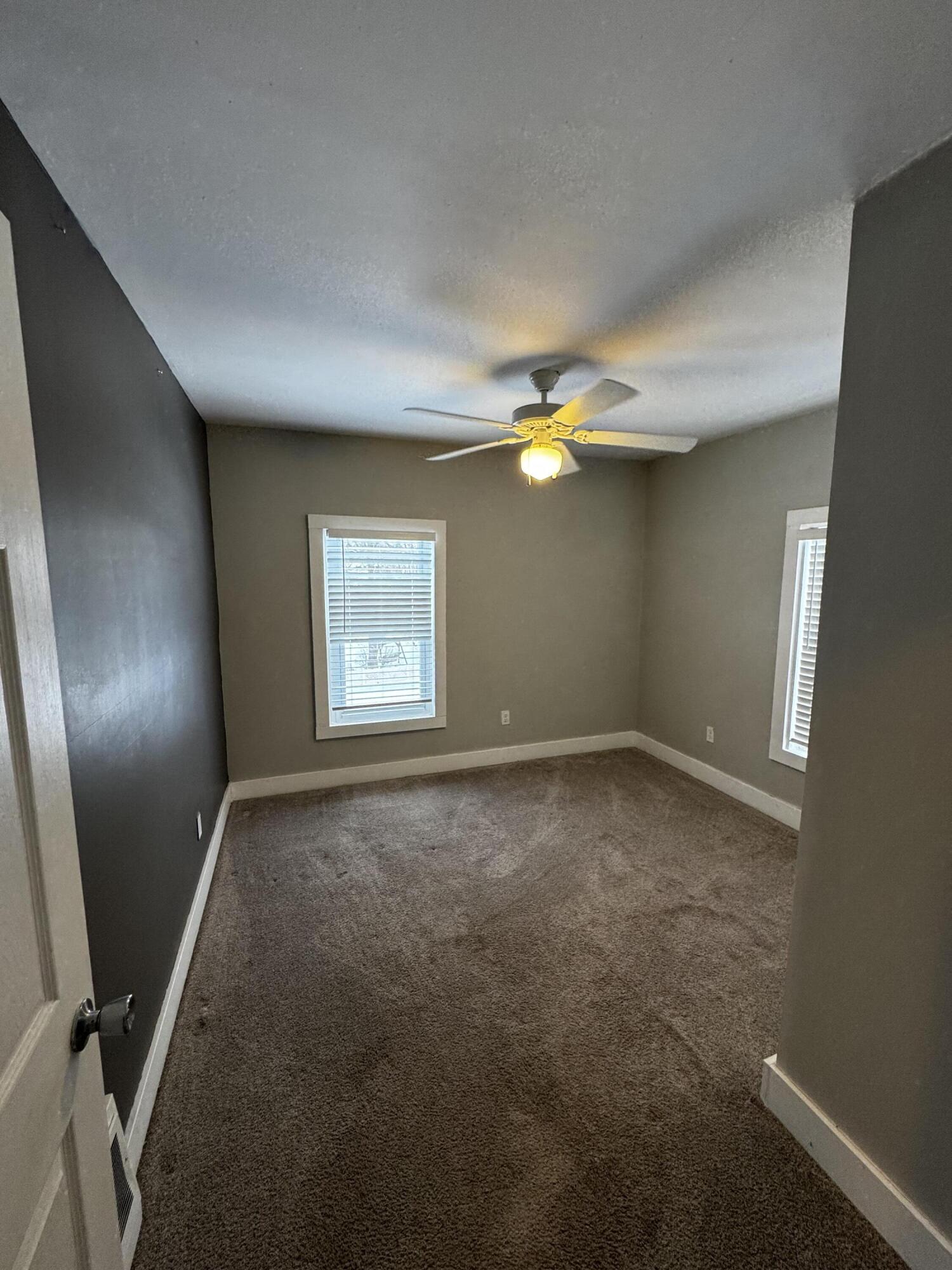 406 Garfield Street Jackson, MI 49203 - Photo 16 of 32 Photo Dec 09 2025, 12 51 19 PM