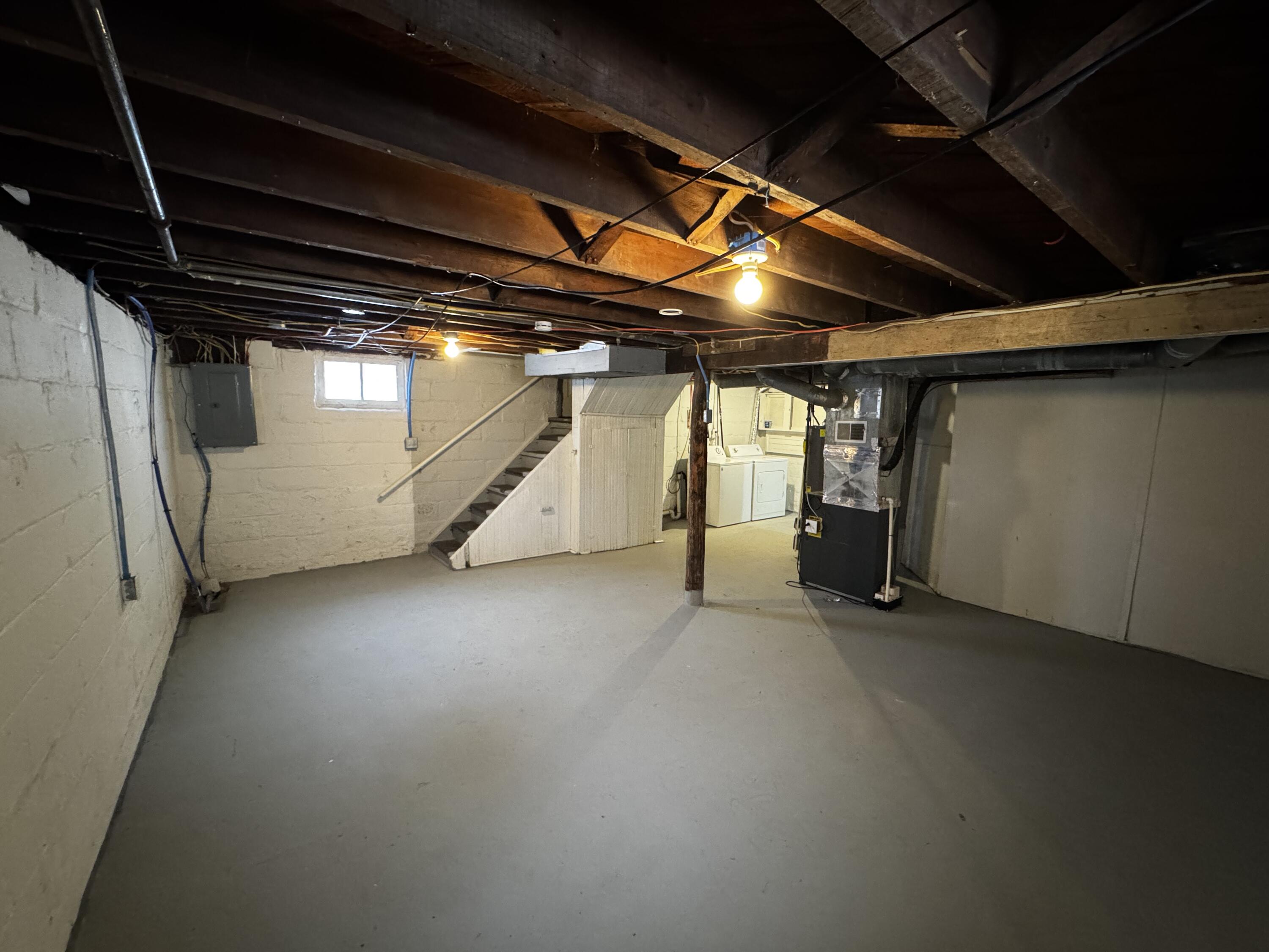 406 Garfield Street Jackson, MI 49203 - Photo 22 of 32 Photo Dec 09 2025, 12 45 29 PM