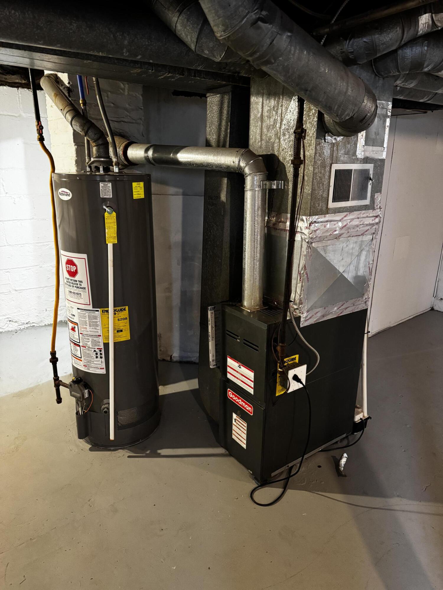 406 Garfield Street Jackson, MI 49203 - Photo 24 of 32 Photo Dec 09 2025, 12 45 55 PM