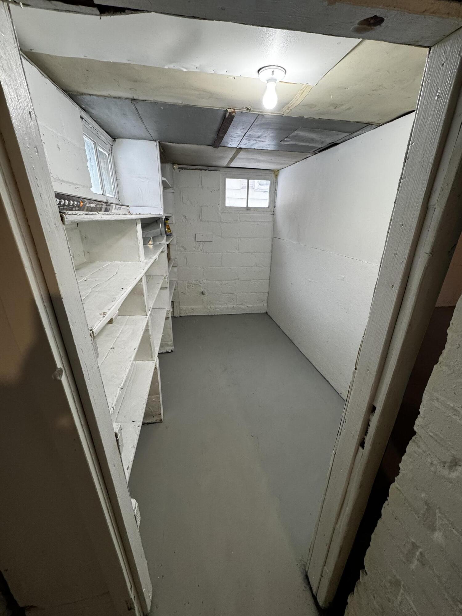 406 Garfield Street Jackson, MI 49203 - Photo 27 of 32 Photo Dec 09 2025, 12 46 18 PM