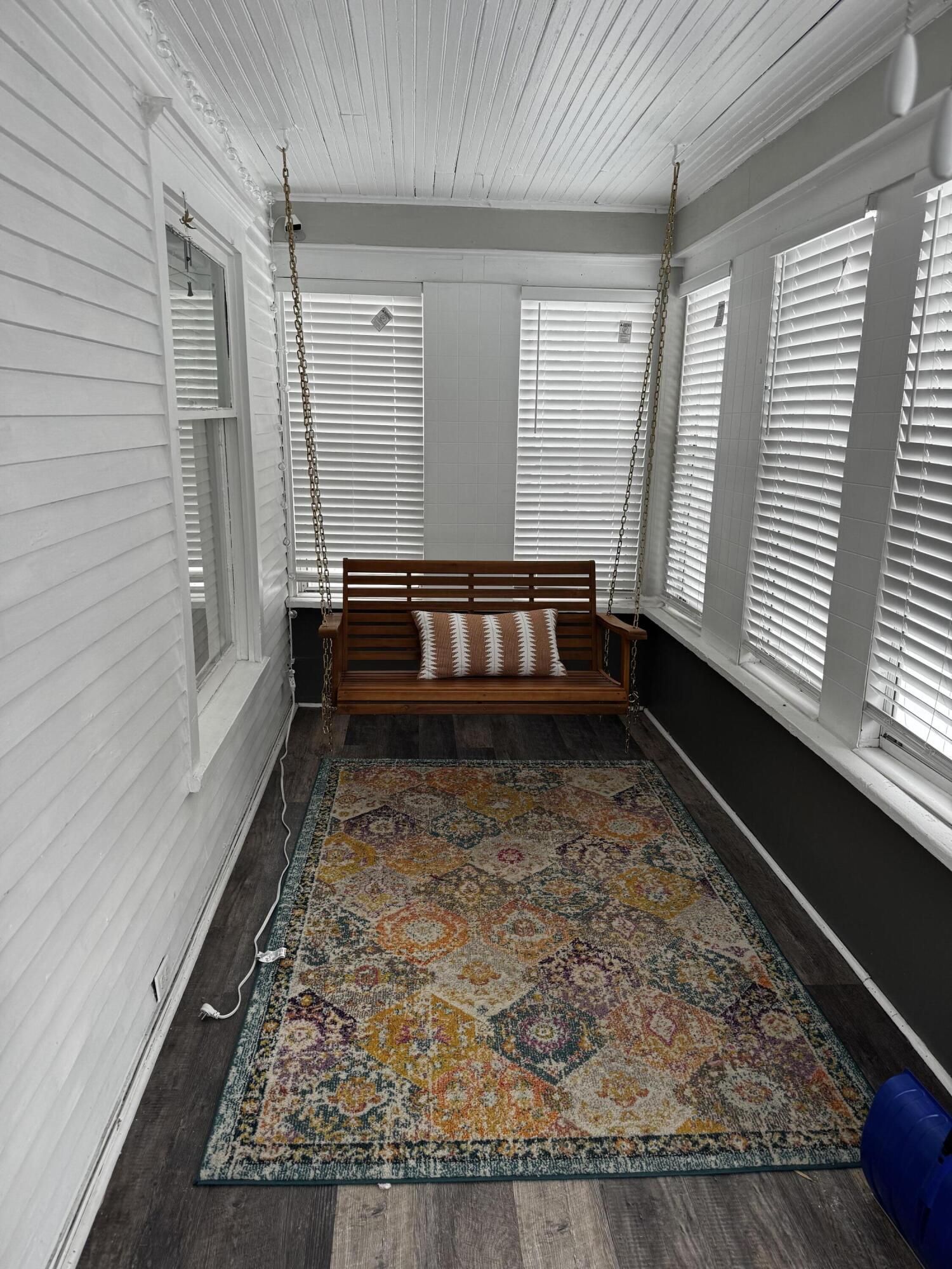 406 Garfield Street Jackson, MI 49203 - Photo 4 of 32 Photo Dec 09 2025, 12 40 31 PM