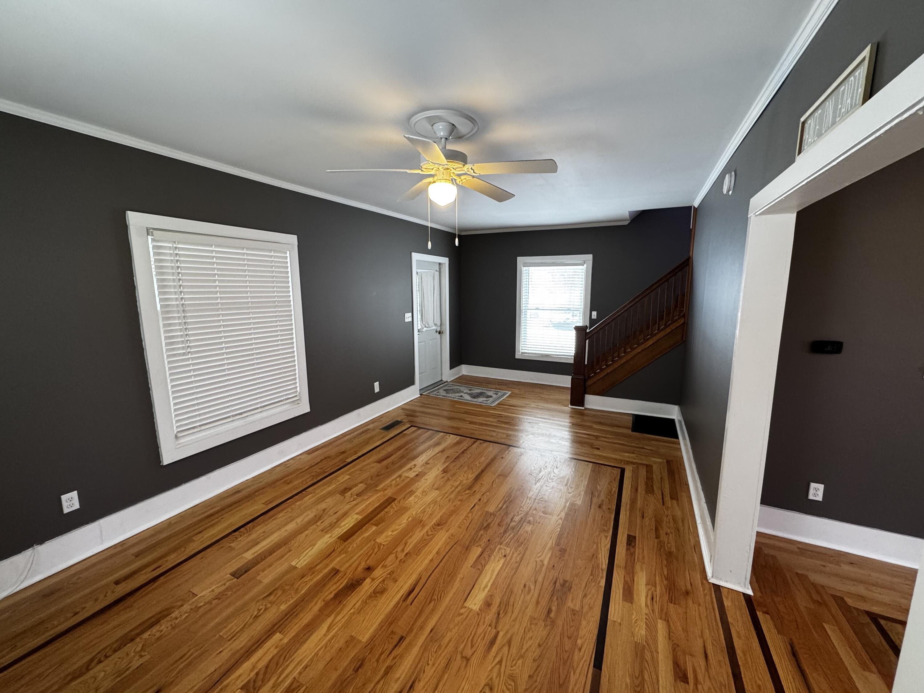 406 Garfield Street Jackson, MI 49203 - Photo 7 of 32 Photo Dec 09 2025, 12 48 51 PM